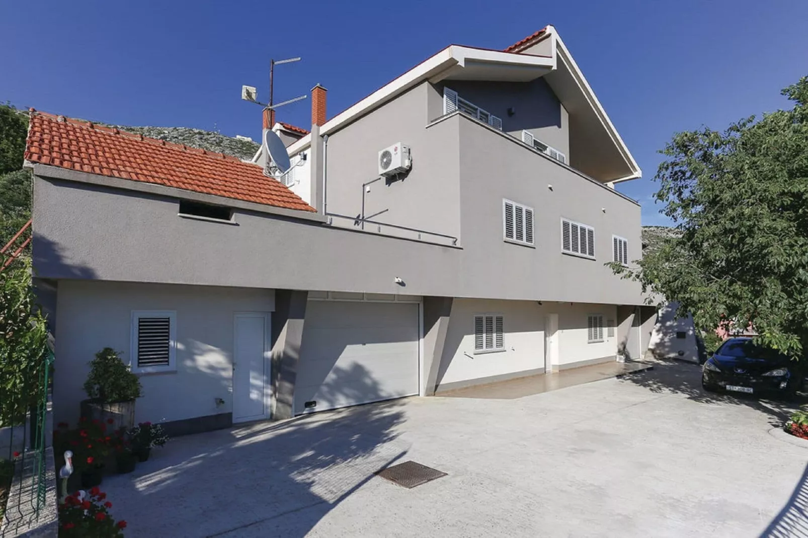 Apartment Villa IN - Four-Bedroom Apartment with Private Pool-Außenbereich