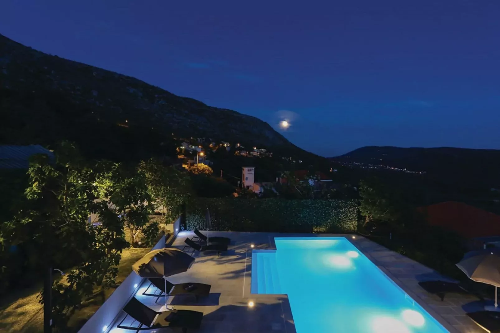 Apartment Villa IN - Four-Bedroom Apartment with Private Pool-Schwimmbad