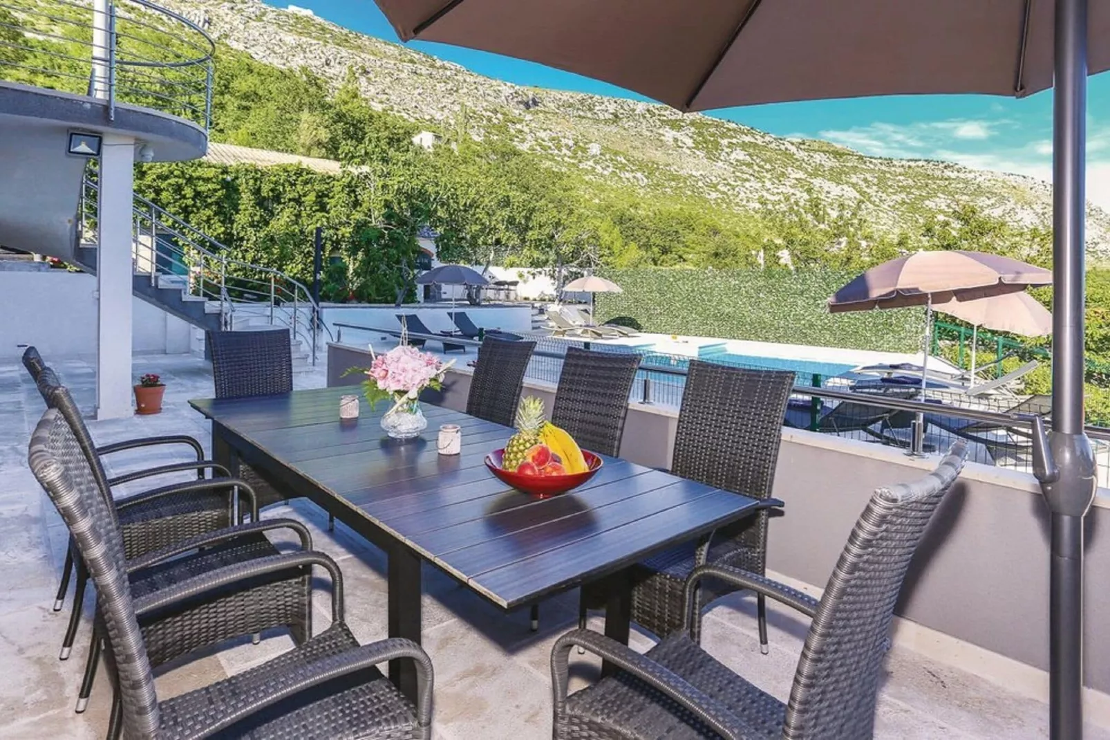 Apartment Villa IN - Four-Bedroom Apartment with Private Pool-Terrasse