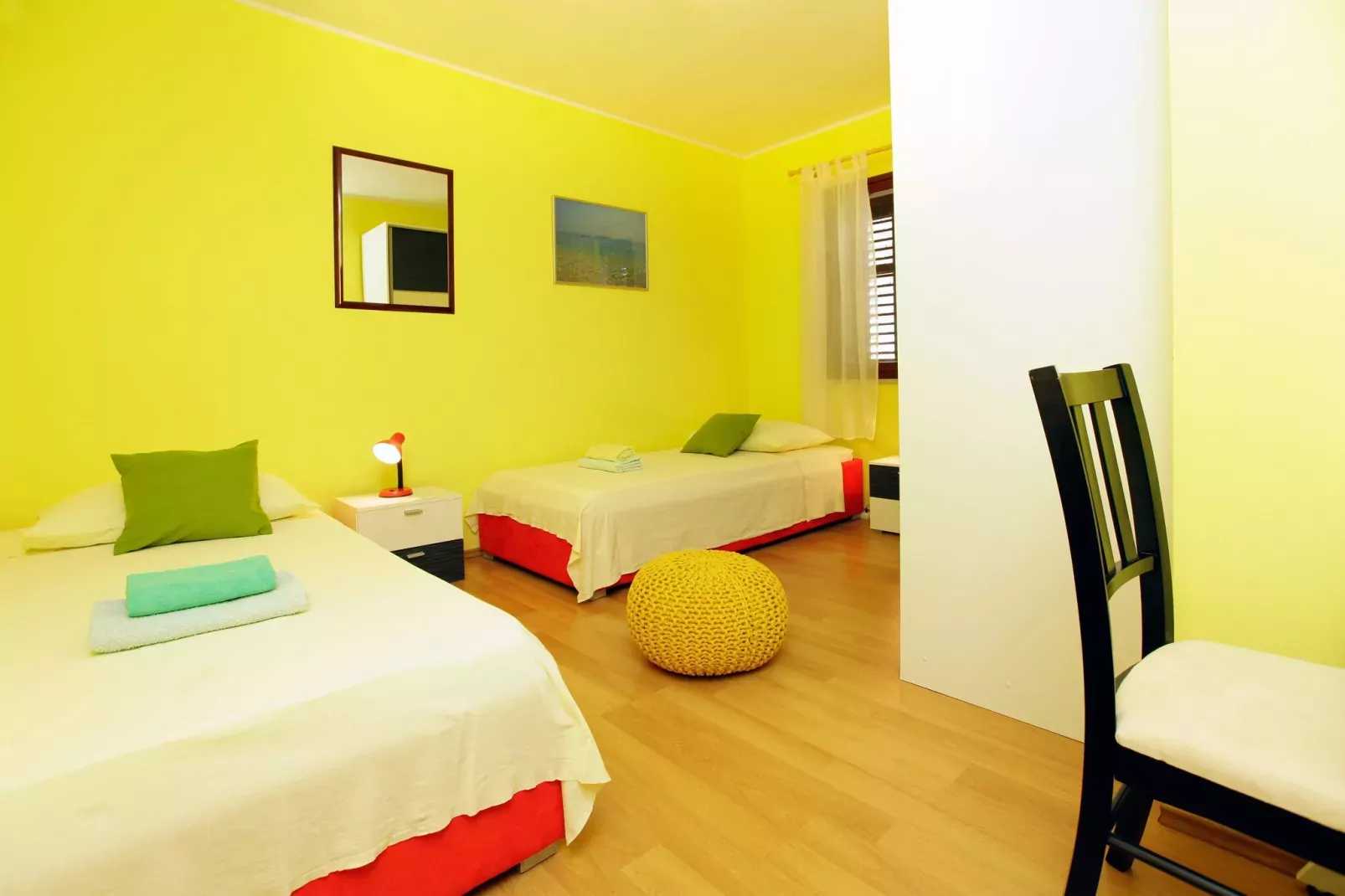 Olive's Garden House - Three Bedroom Holiday Home with Terrace and Sea View