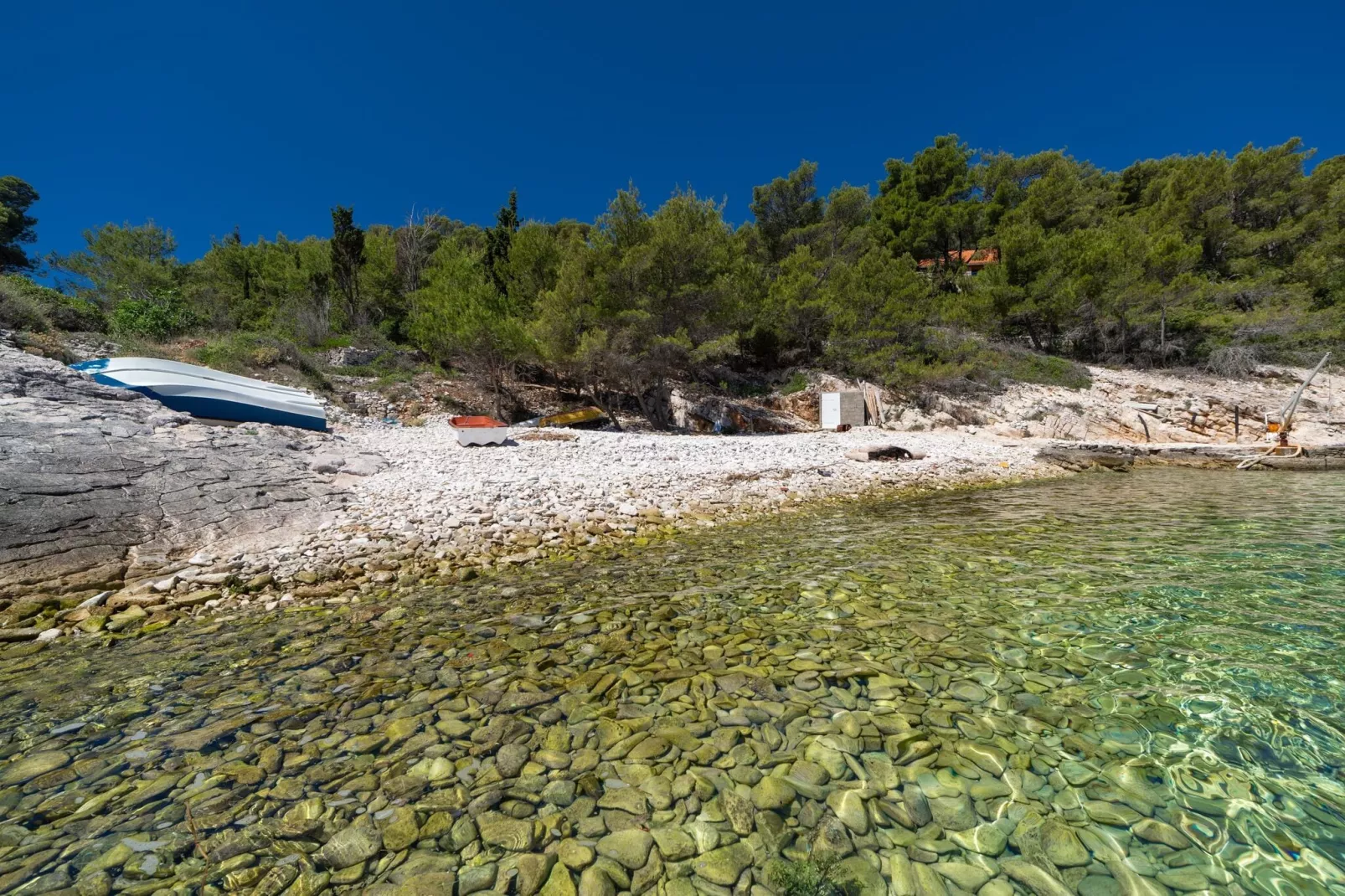 Olive's Garden House - Three Bedroom Holiday Home with Terrace and Sea View-Ambiance
