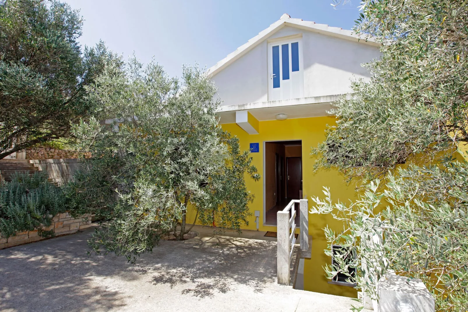 Olive's Garden House - Three Bedroom Holiday Home with Terrace and Sea View-Extérieur