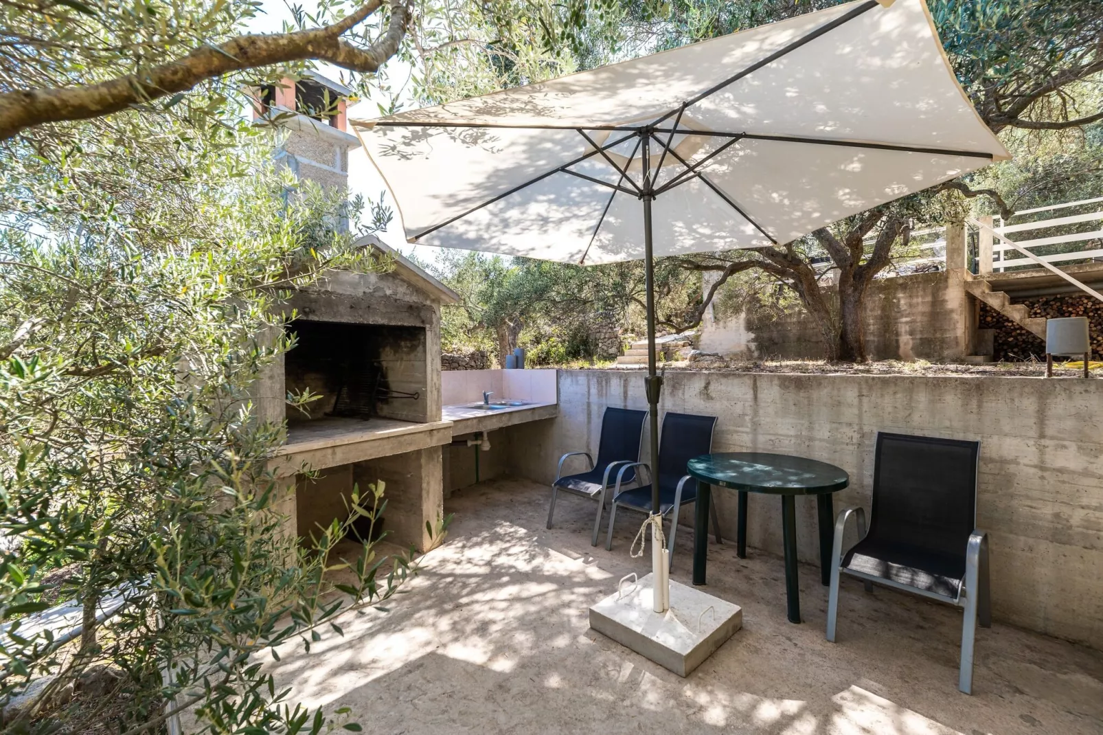 Olive's Garden House - Three Bedroom Holiday Home with Terrace and Sea View-Terrasse