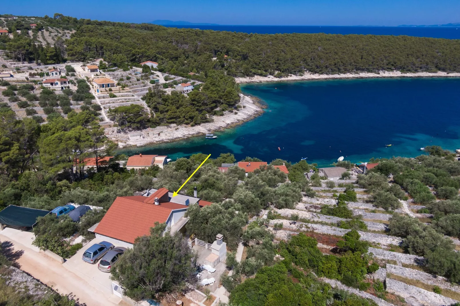 Olive's Garden House - Three Bedroom Holiday Home with Terrace and Sea View-Vue