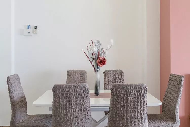 Apartments Hope (Dugi Rat) - Three-Bedroom Apartment with Jacuzzi and Terrace with Sea View-Dining room