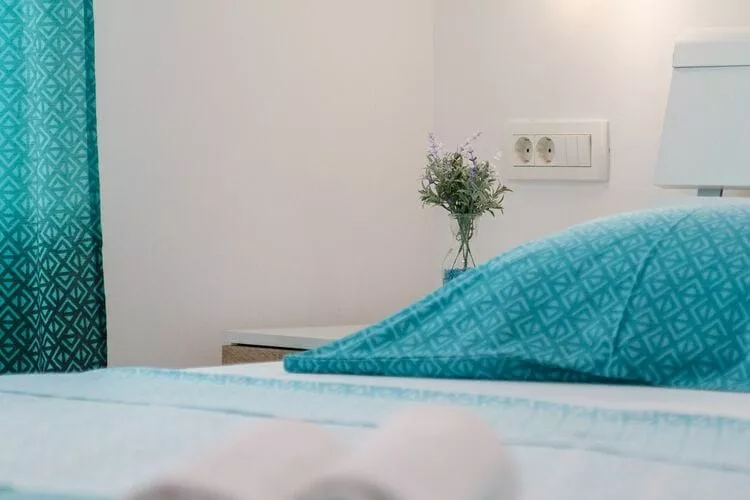 Apartments Hope (Dugi Rat) - Three-Bedroom Apartment with Jacuzzi and Terrace with Sea View-Bedroom