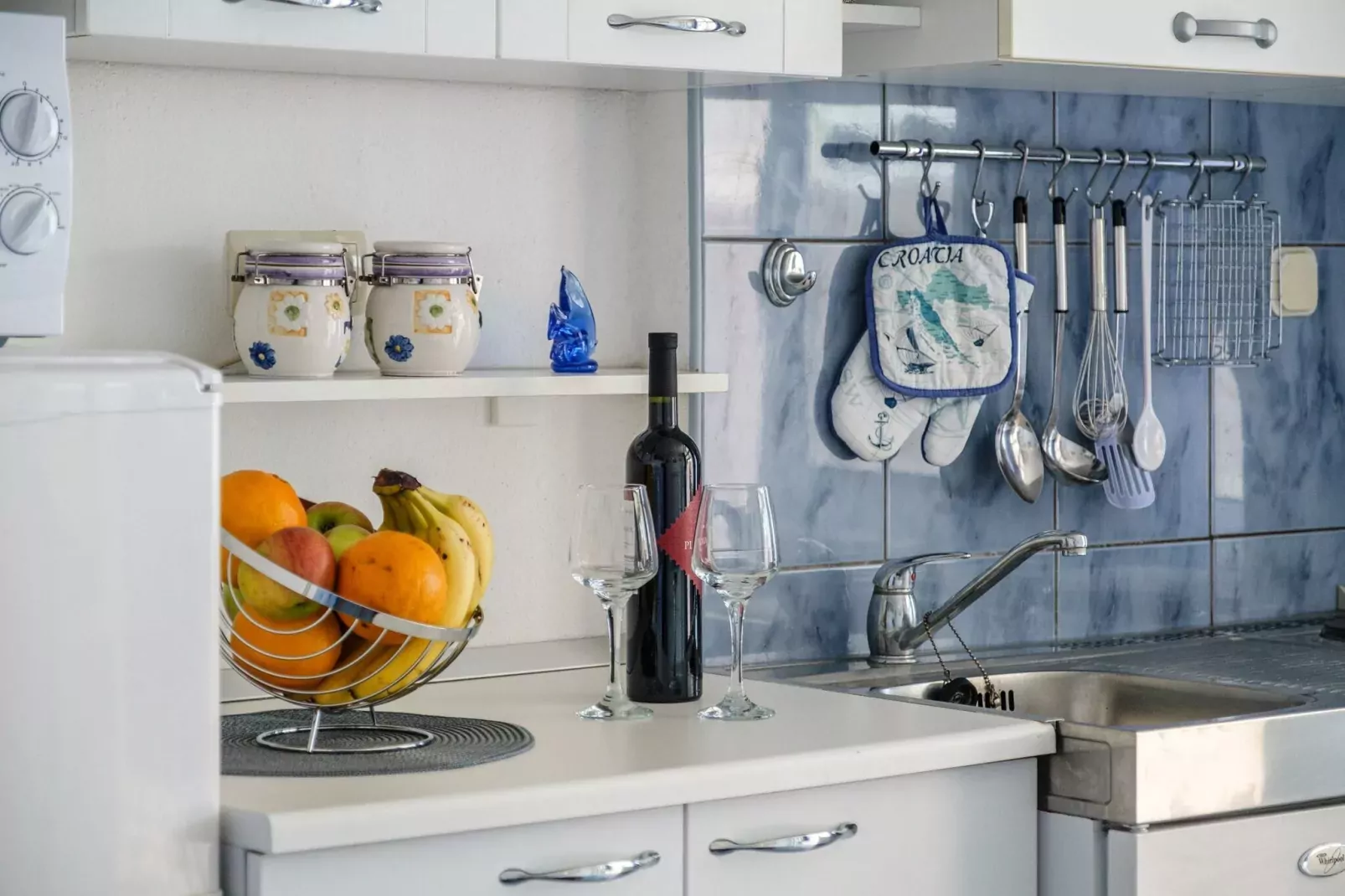 Apartments Hope (Dugi Rat) - One-Bedroom Apartment with Terrace and Sea View (A2)-Kitchen