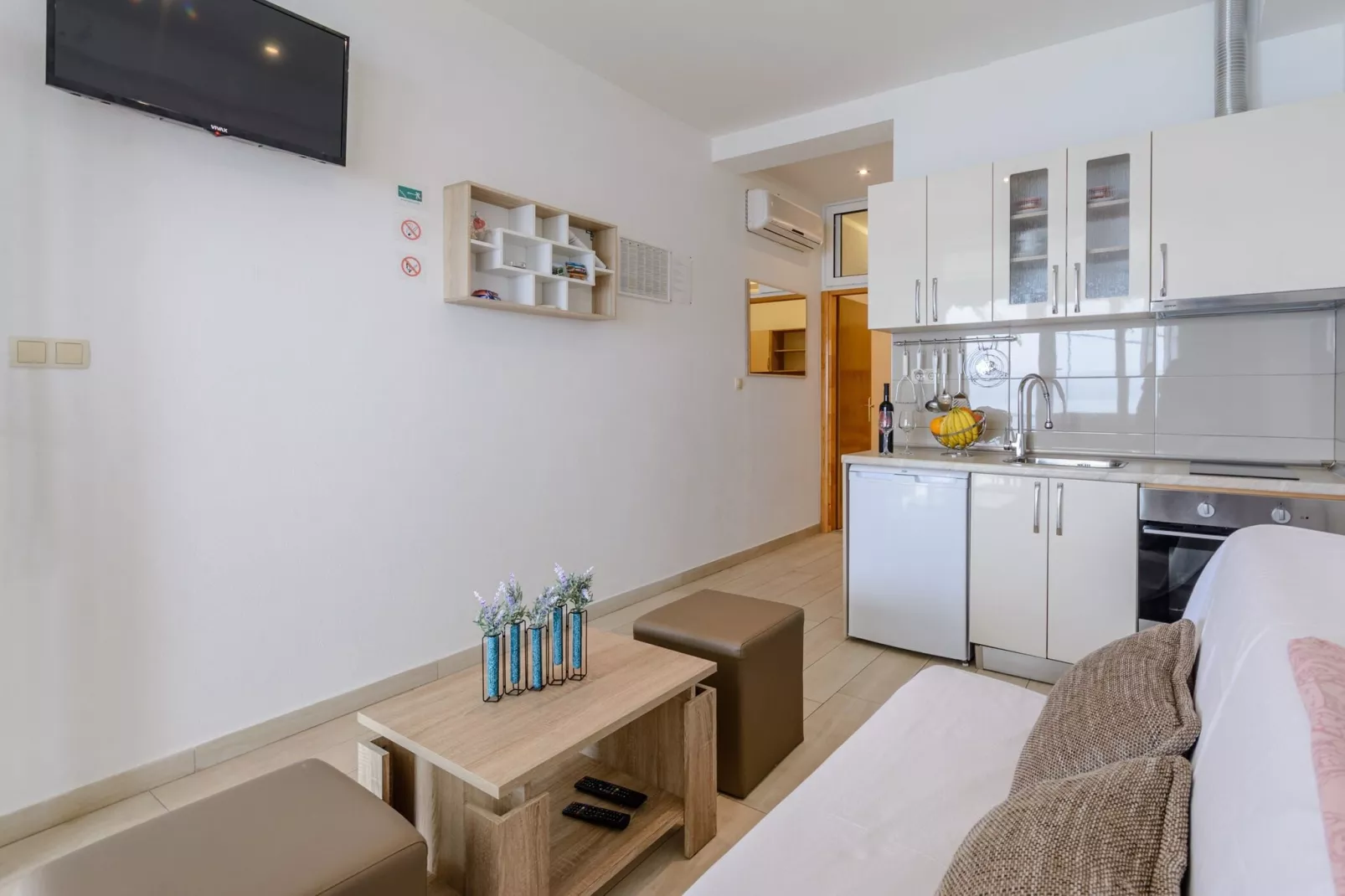 Apartments Hope (Dugi Rat) - Standard One-Bedroom Apartment with Terrace and Sea View (A3)-Kitchen