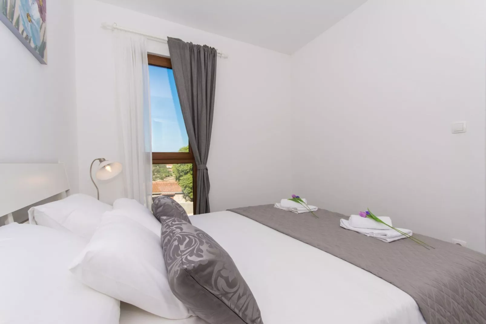Villa LA - Comfort One-Bedroom Apartment with Terrace and Sea View-Schlafzimmer