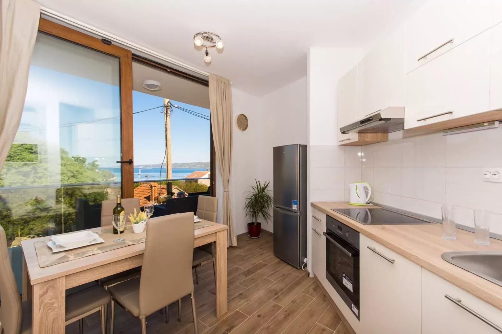Villa LA-Comfort One Bedroom Apartment with Sea View Terrace 1-Küche