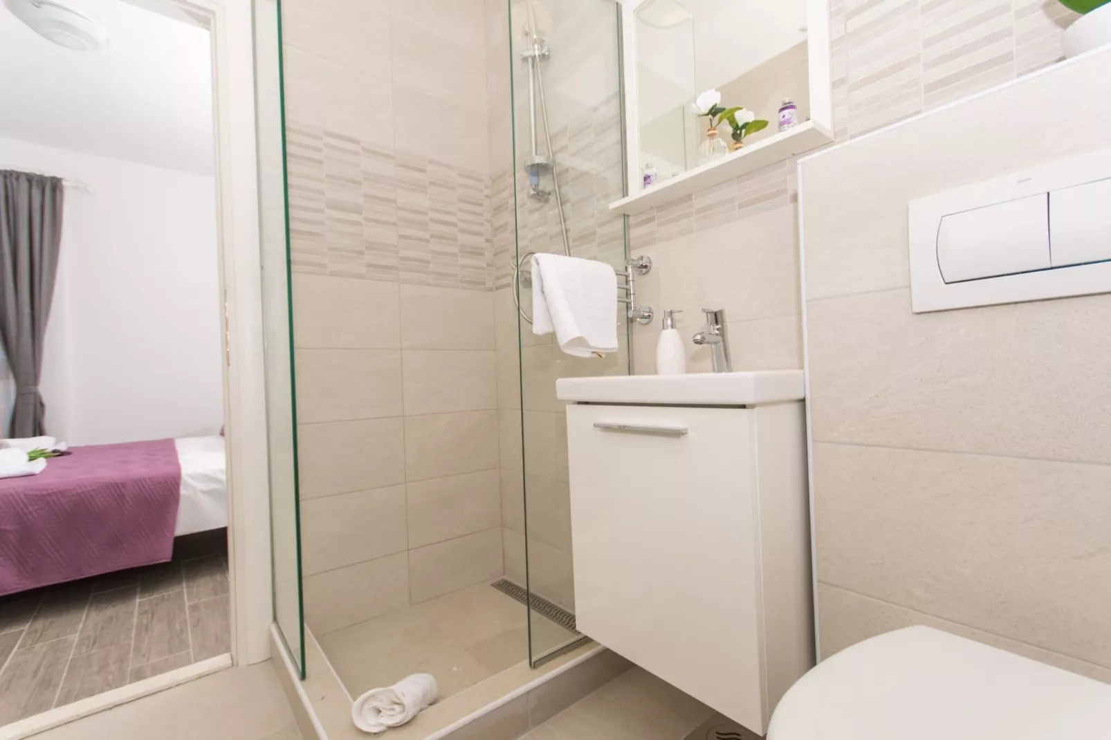 Villa LA-Comfort One Bedroom Apartment with Sea View Terrace 1-Badezimmer