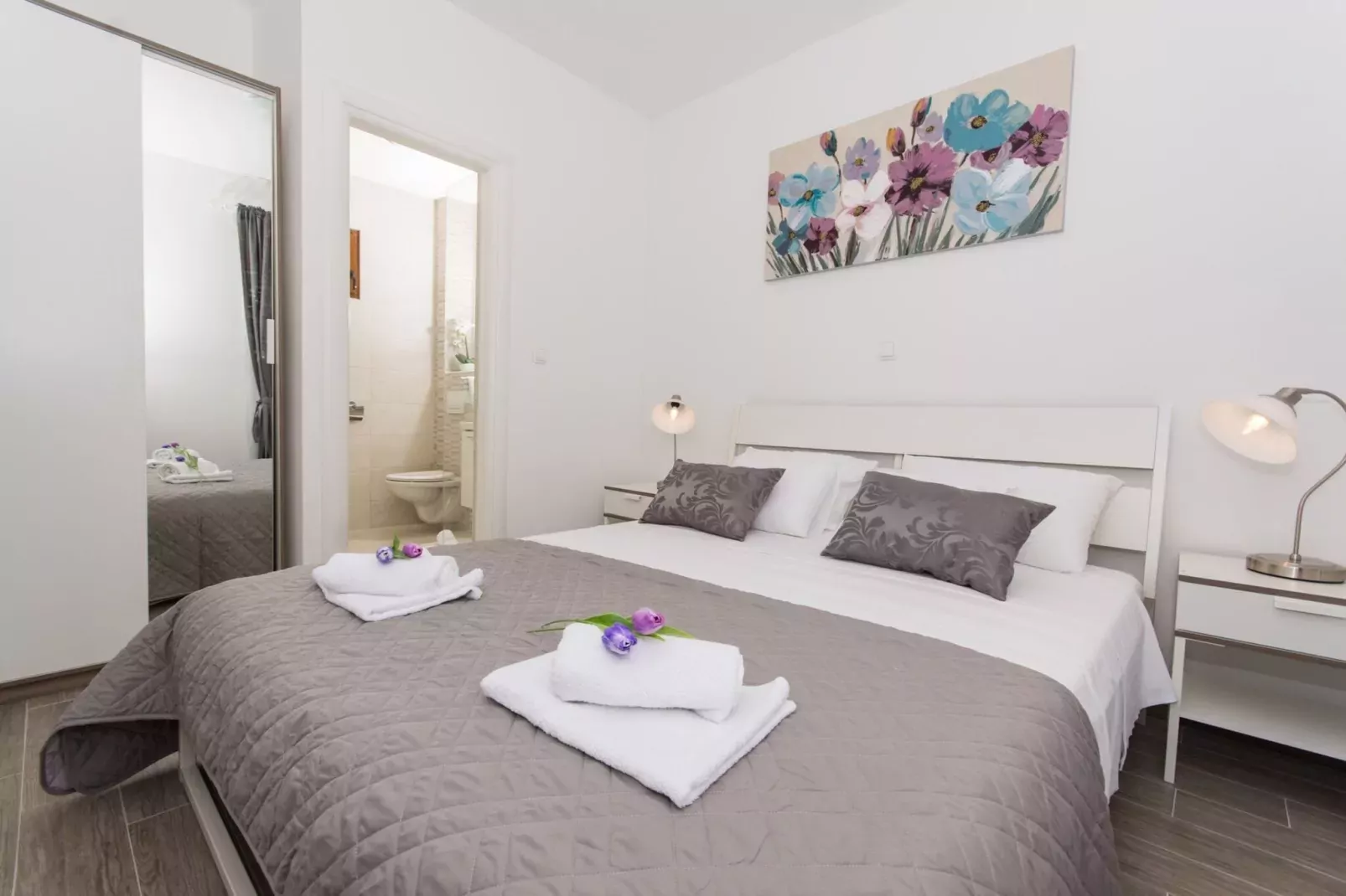 Villa LA-Comfort One Bedroom Apartment with Sea View Terrace 2-Bedroom