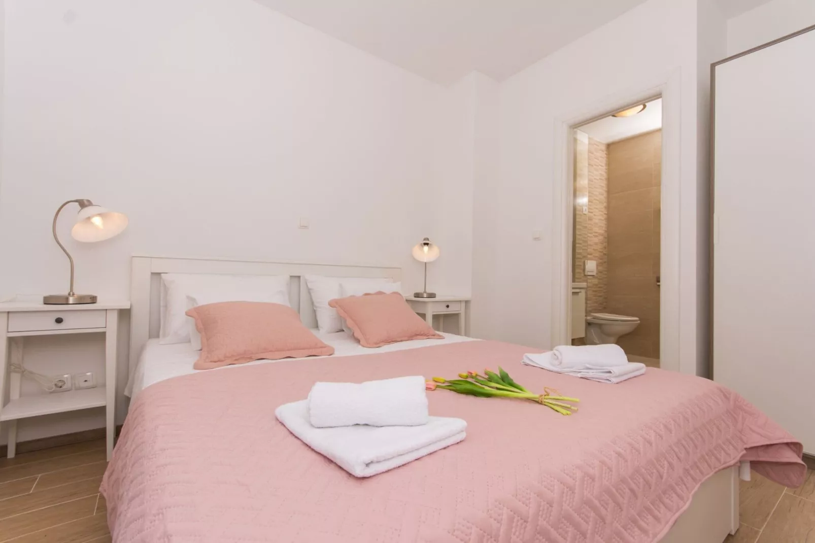 Villa LA-Comfort One Bedroom Apartment with Sea View Terrace 2-Bedroom