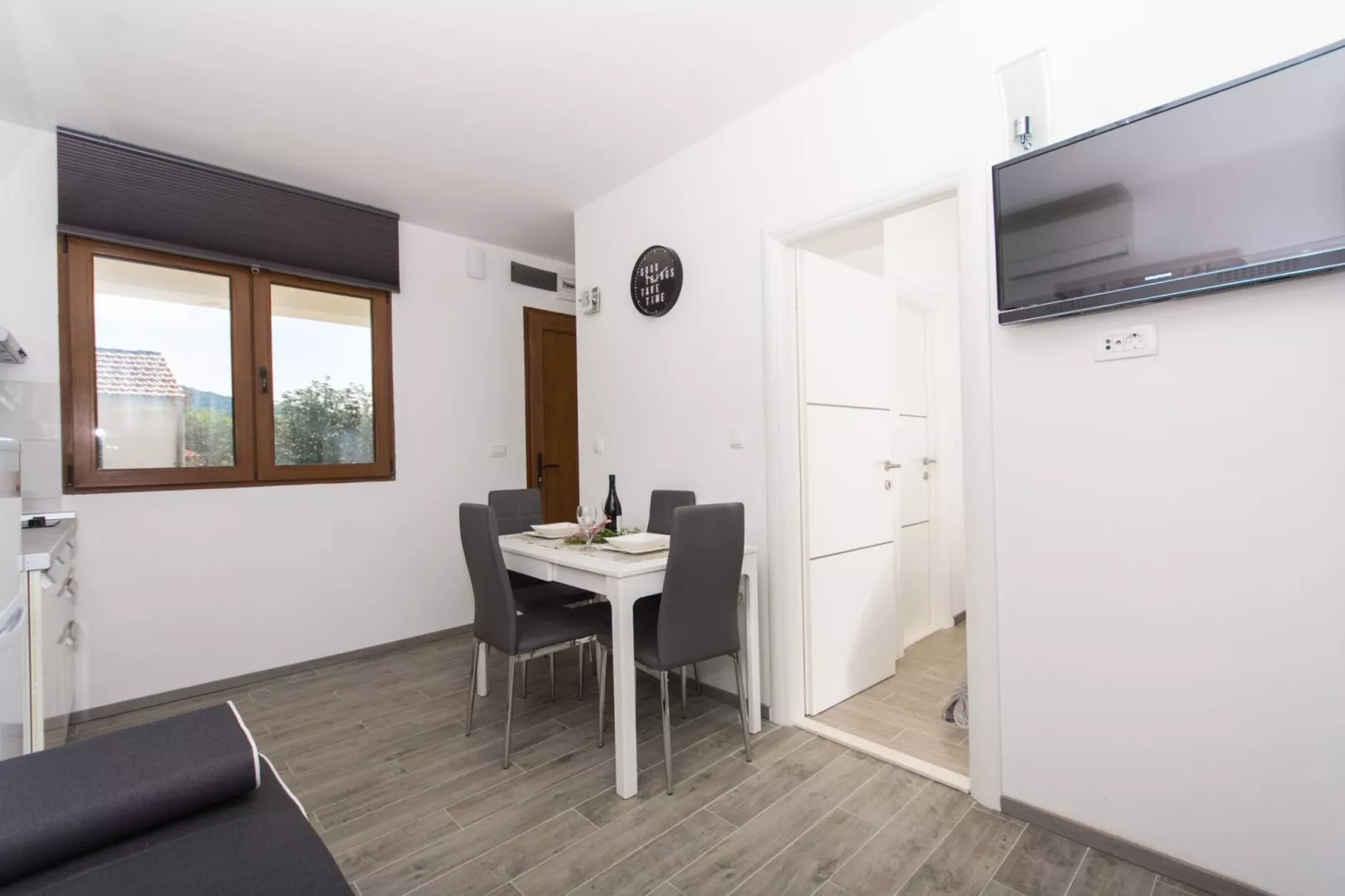 Villa LA-Comfort One Bedroom Apartment with Sea View Terrace 3-Esszimmer