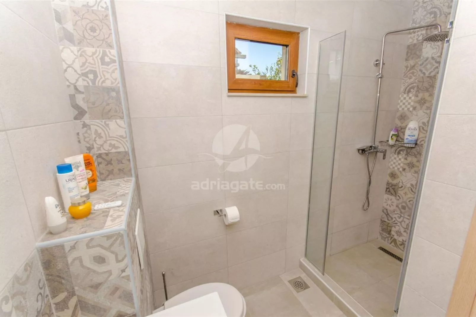 Villa LA-Two Bedroom Apartment with Terrace-Badezimmer