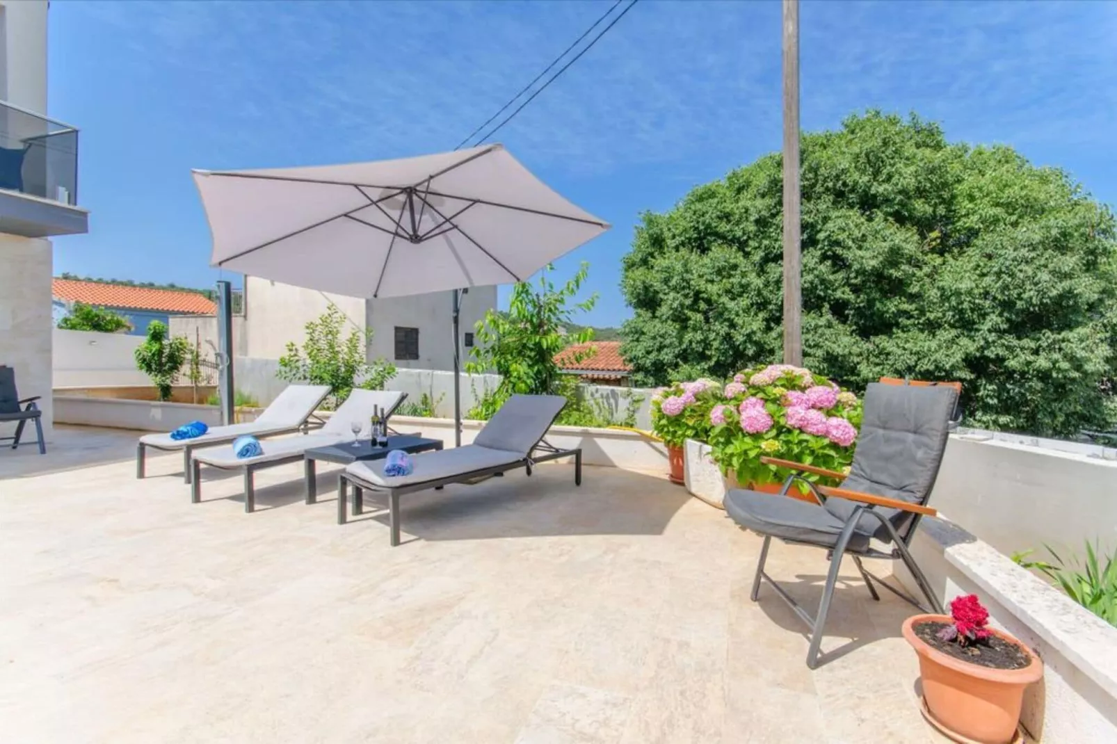 Villa LA-Two Bedroom Apartment with Terrace-Außenbereich