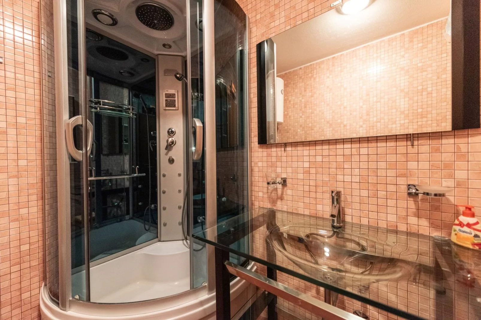 Apartments Karen - One Bedroom Apartment with Balcony (A2)-Badezimmer