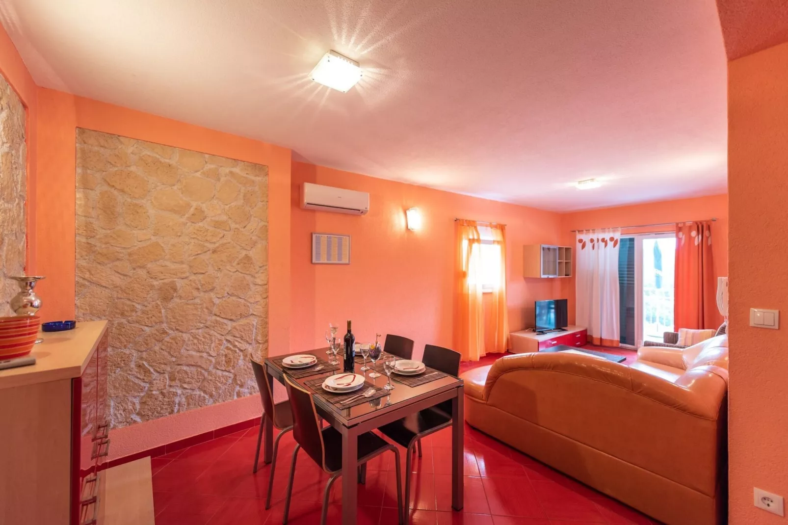 Apartments Karen - One Bedroom Apartment with Balcony (A2)-Esszimmer