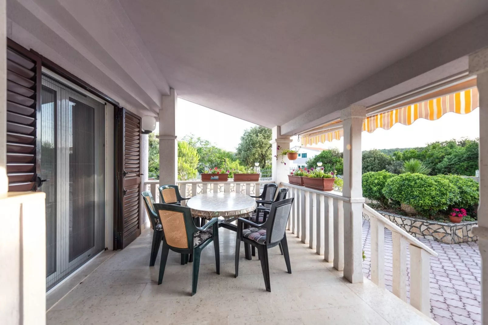 Apartments Karen - Standard One Bedroom Apartment with Balcony (A3)-Terrasse