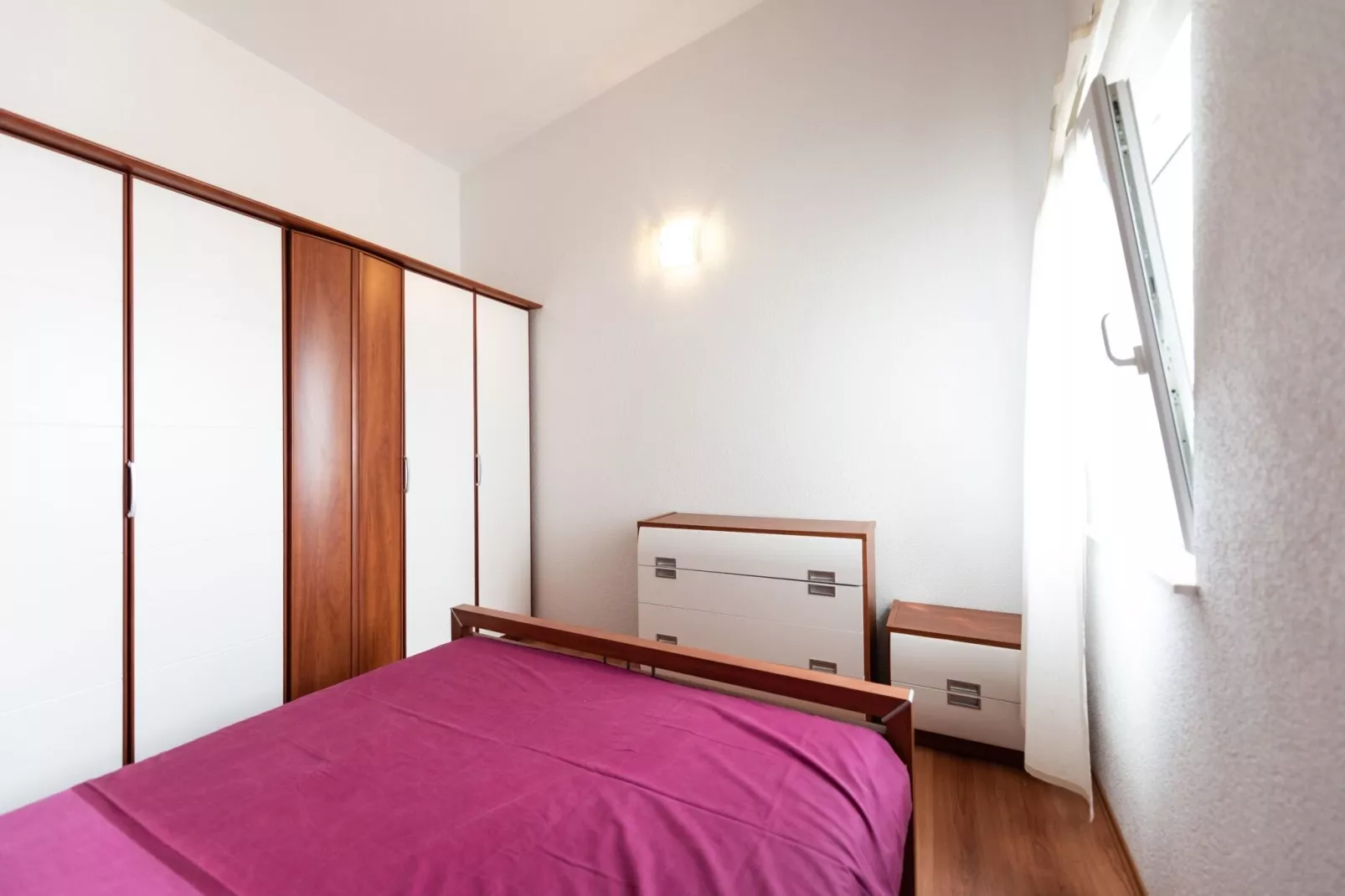 Apartments Karen - Comfort Two Bedroom Apartment with Balcony (A4)-Chambre