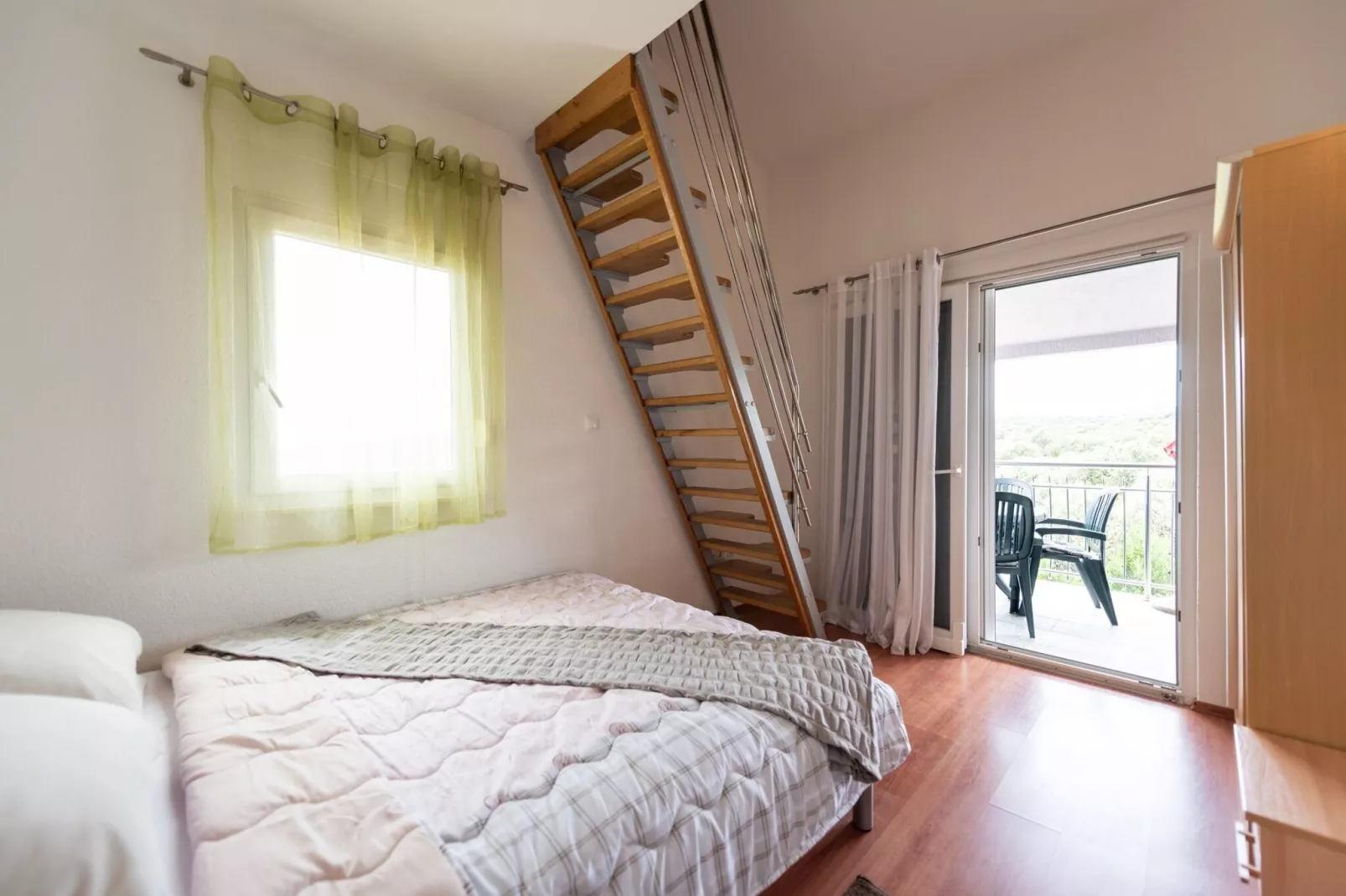 Apartments Karen - Comfort Two Bedroom Apartment with Balcony (A4)-Chambre