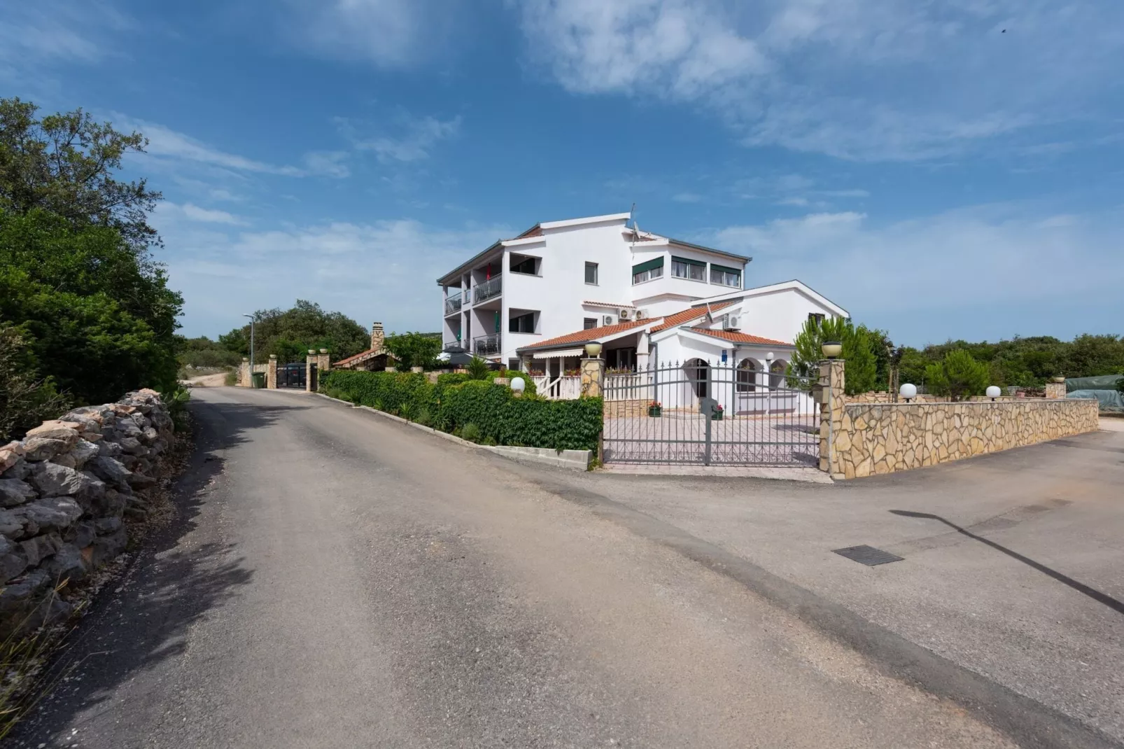 Apartments Karen - Three Bedroom Apartment with Terrace (A5)-Extérieur