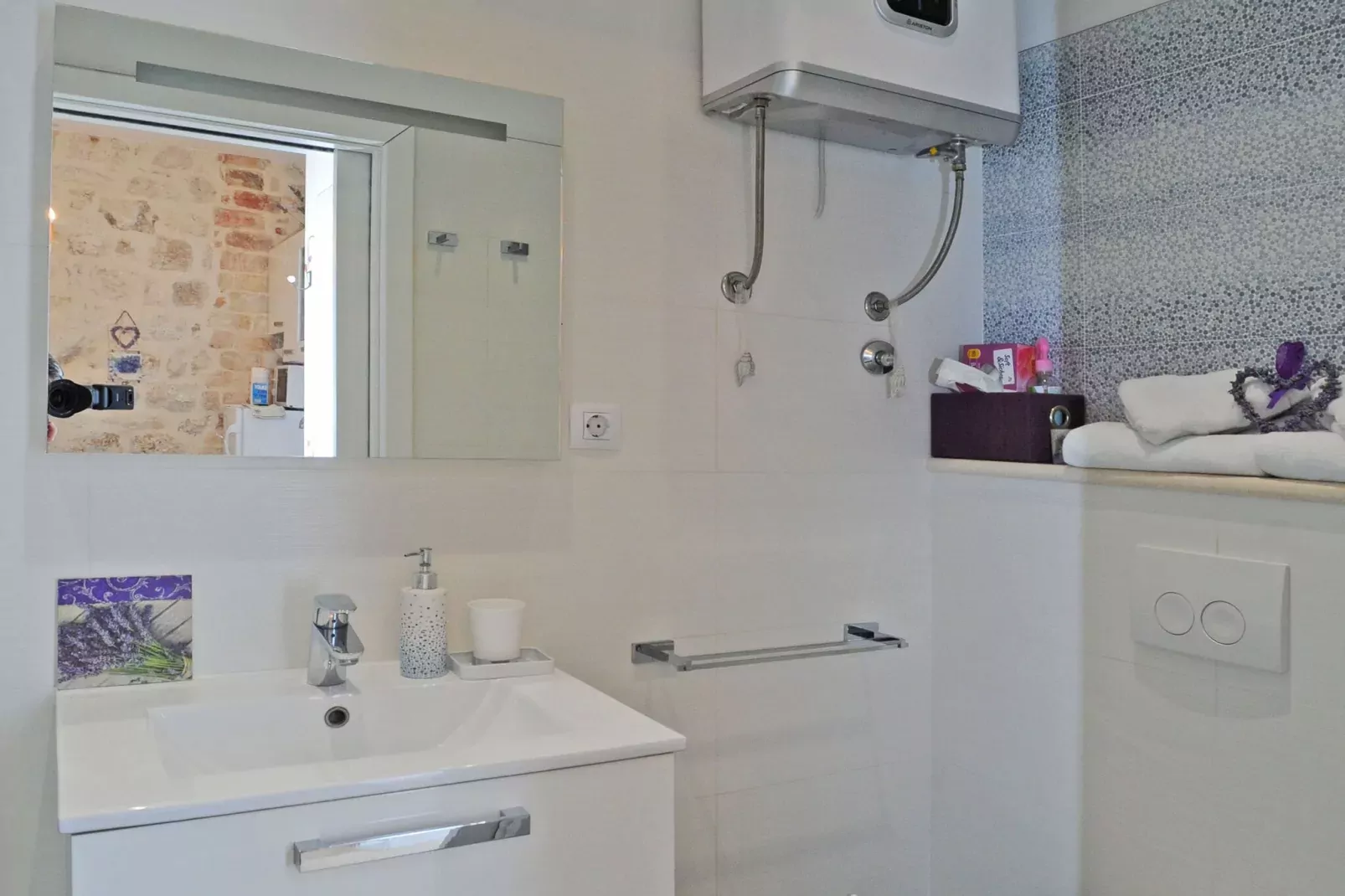 L & L Old Town Apartments - One bedroom Apartment (Lavander)-Bathroom