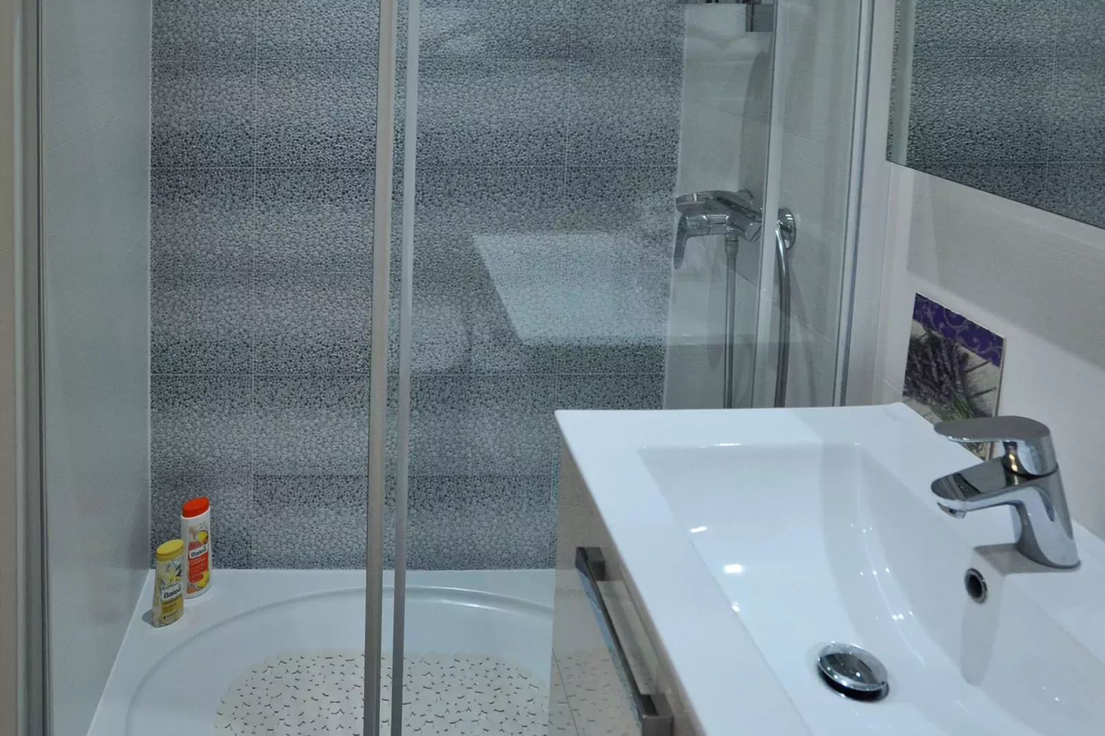 L & L Old Town Apartments - One bedroom Apartment (Lavander)-Bathroom