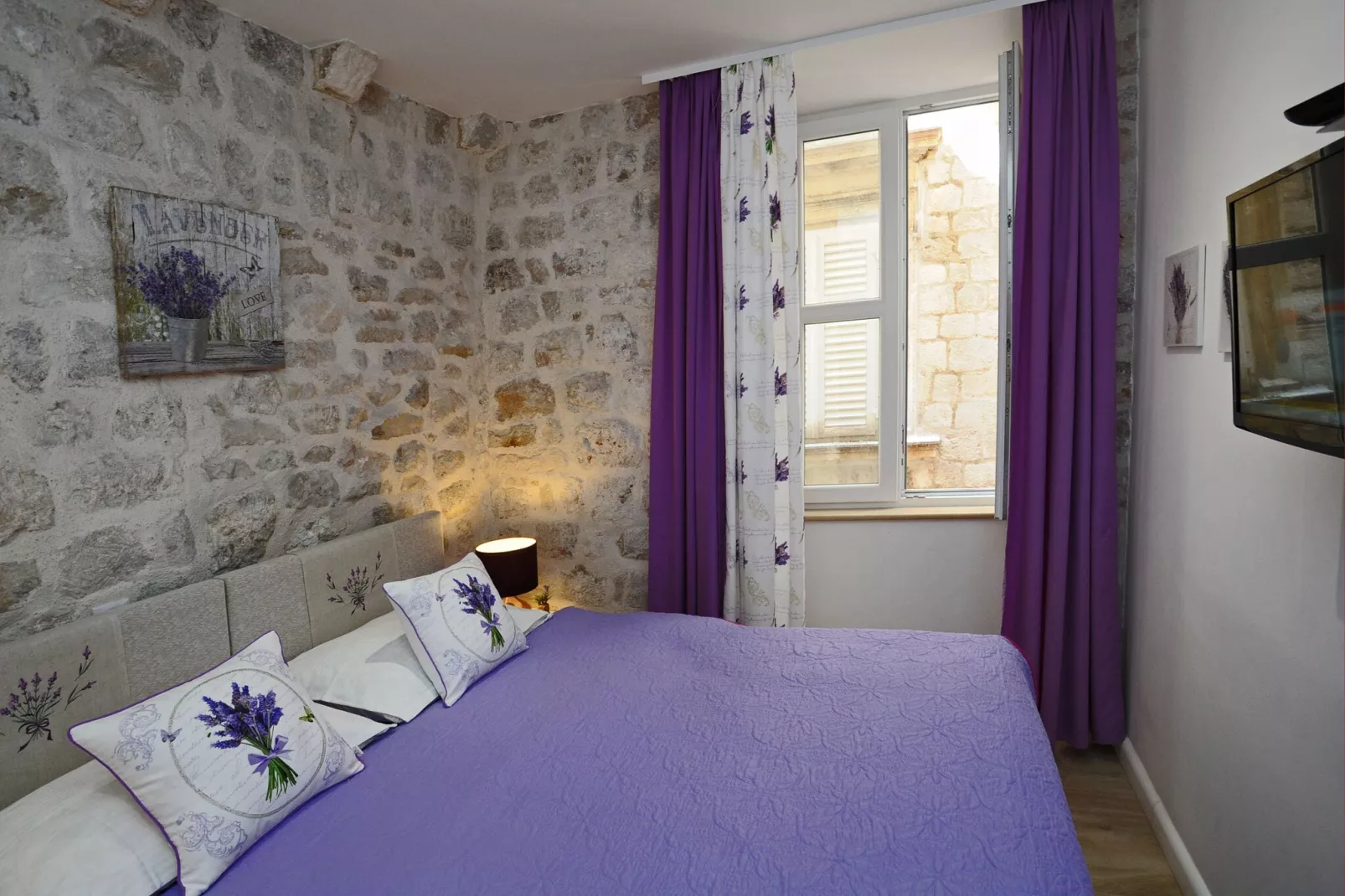 L & L Old Town Apartments - One bedroom Apartment (Lavander)-View