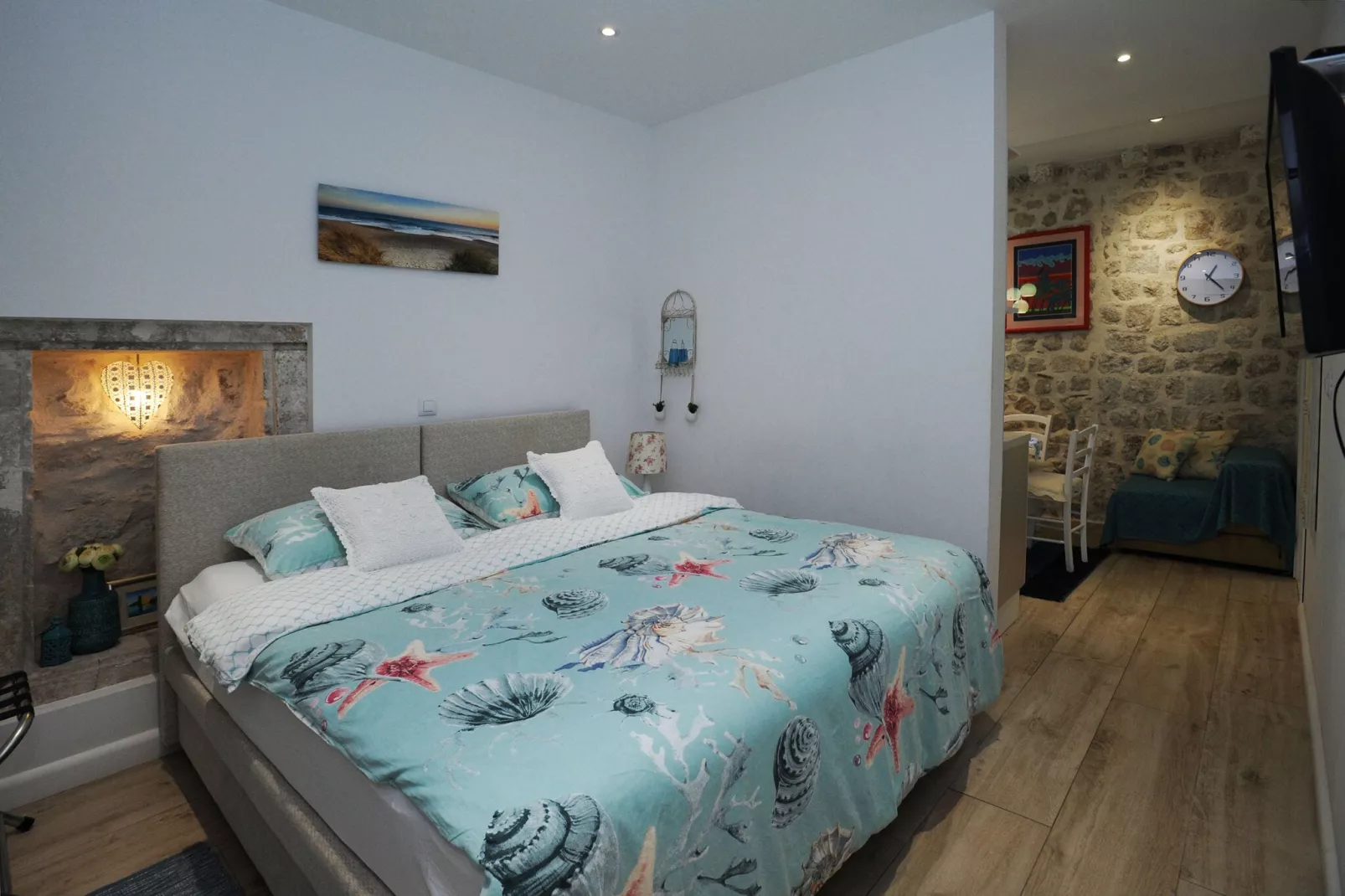 L & L Old Town Apartments - Studio Apartment ( Lacroma)-Chambre