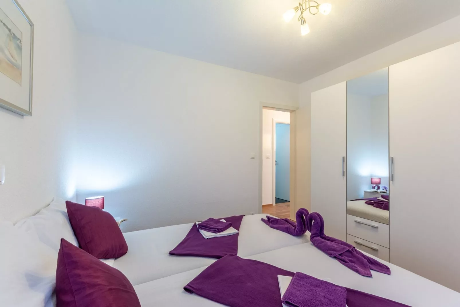 Apartments Palma - Two Bedroom Apartment with Balcony and Sea View  ( Veliki )-Bedroom