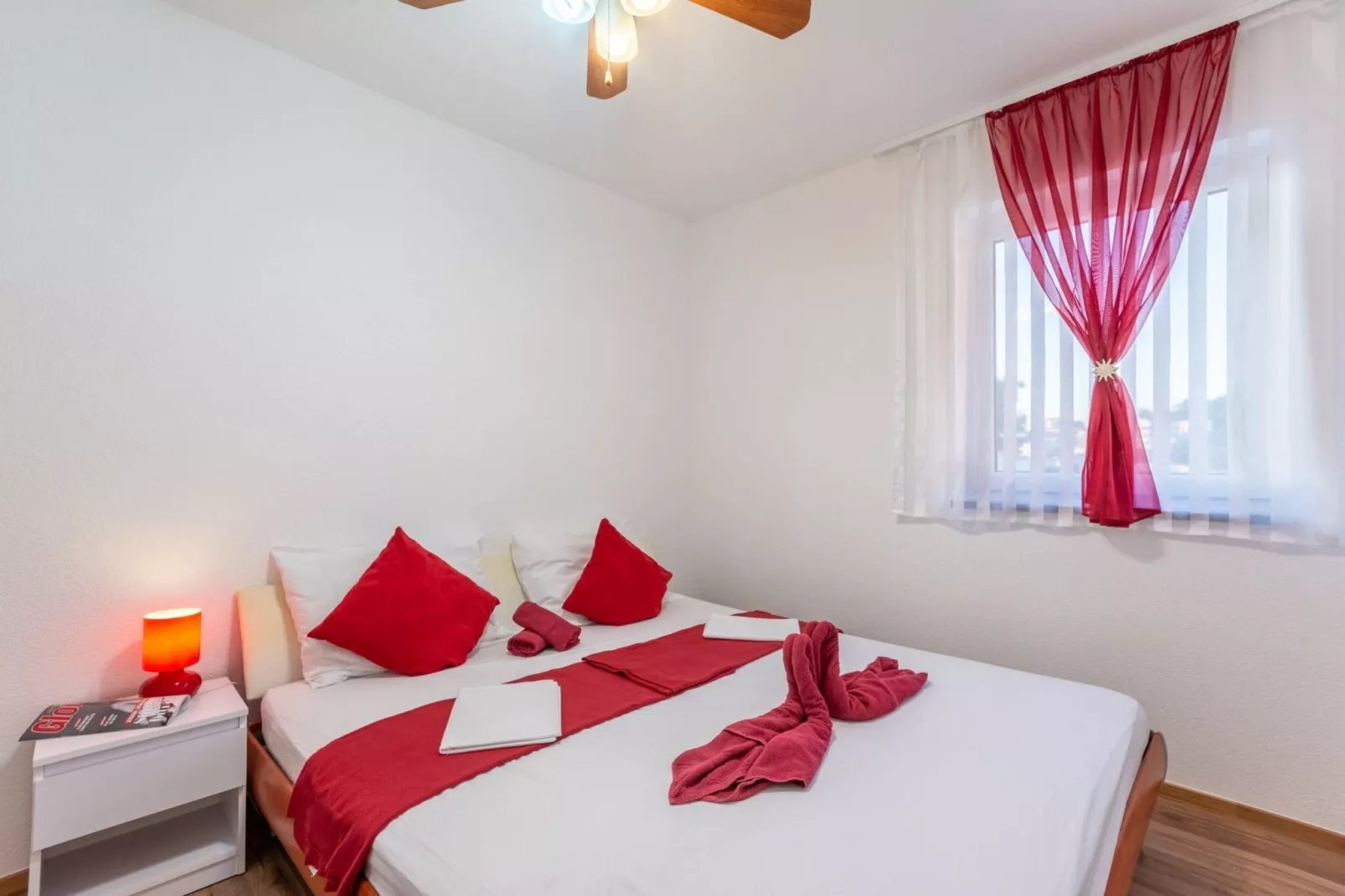Apartments Palma - Two Bedroom Apartment with Balcony and Sea View  ( Veliki )-Bedroom