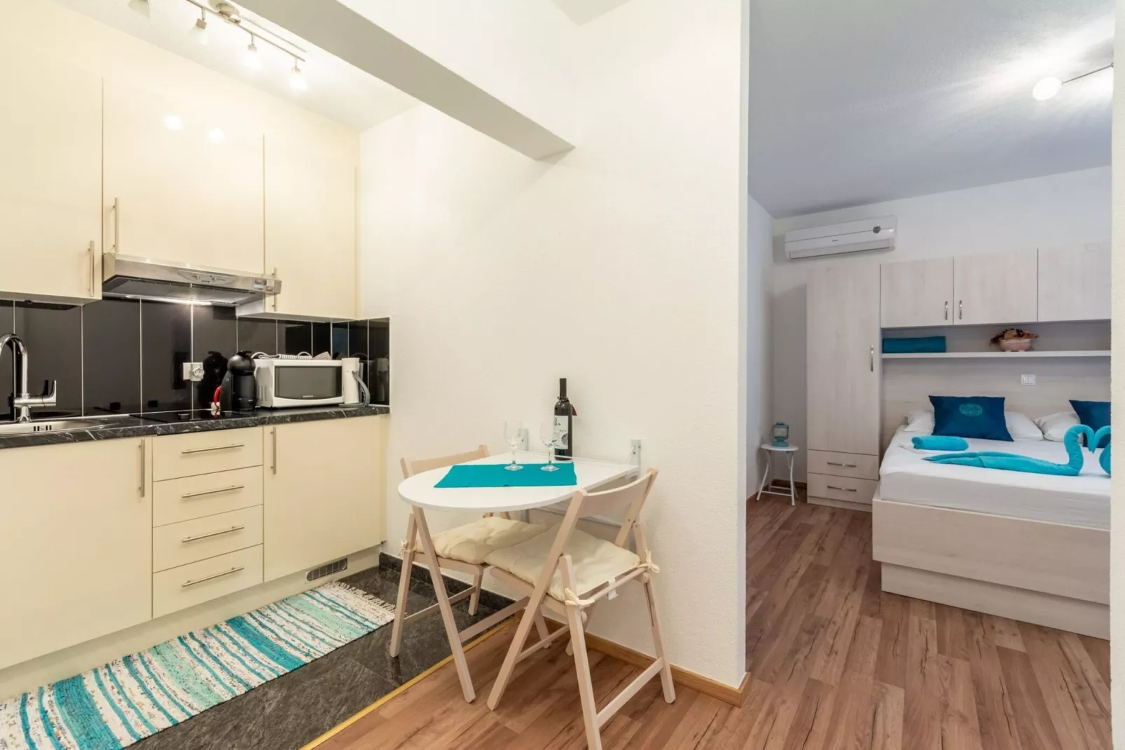 Apartments Palma -Studio with Balcony  and Sea View( Mali )
