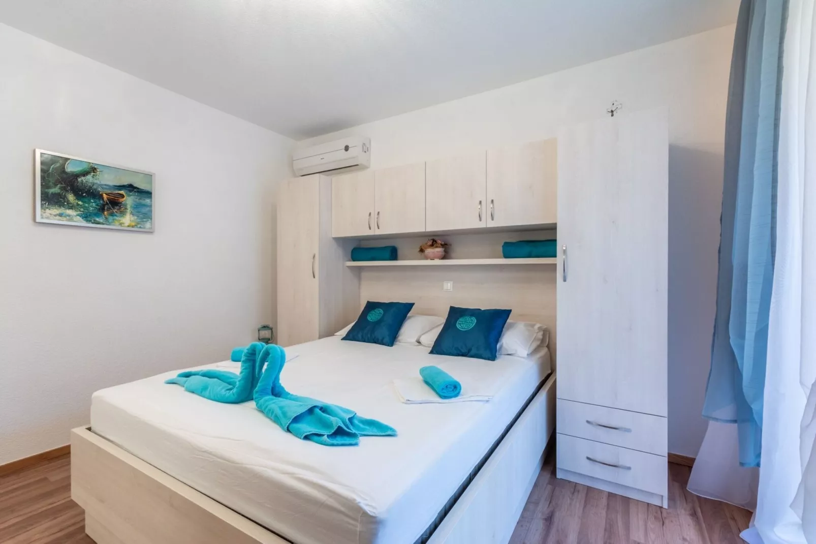 Apartments Palma -Studio with Balcony  and Sea View( Mali )-Bedroom