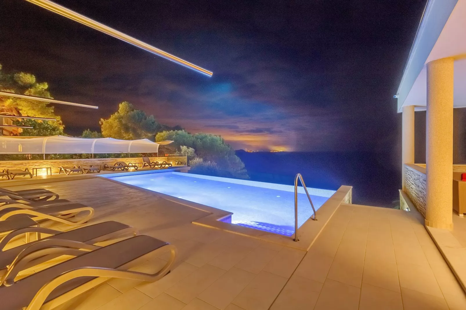 Villa Mirosa-Double Room with Terrace ( 3 )-Pool