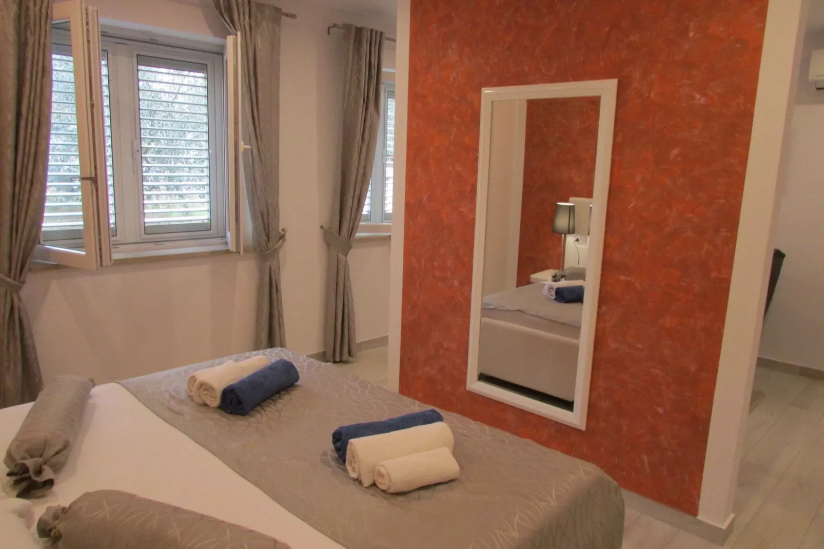 Villa Mirosa-Standard Double Room ( 4 )-Bedroom