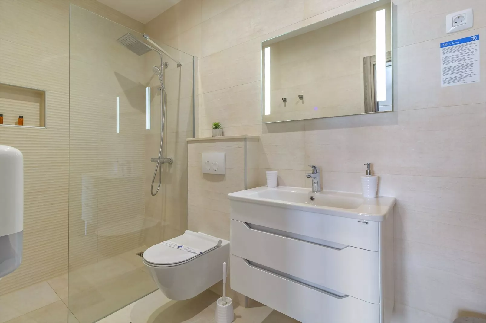 Villa Mirosa-Comfort Triple Room with Balcony and Sea View ( 6 )-Bathroom