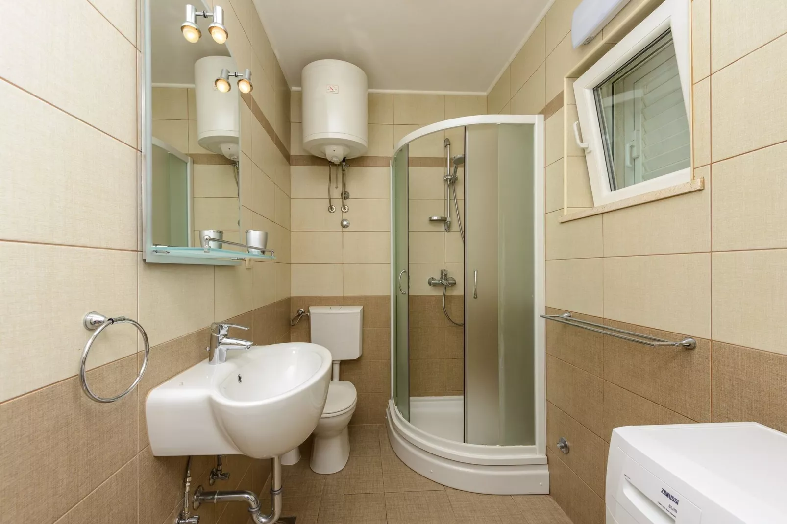 Apartments Maris-Comfort One Bedroom Apartment  with Terrace and Sea view-Bathroom