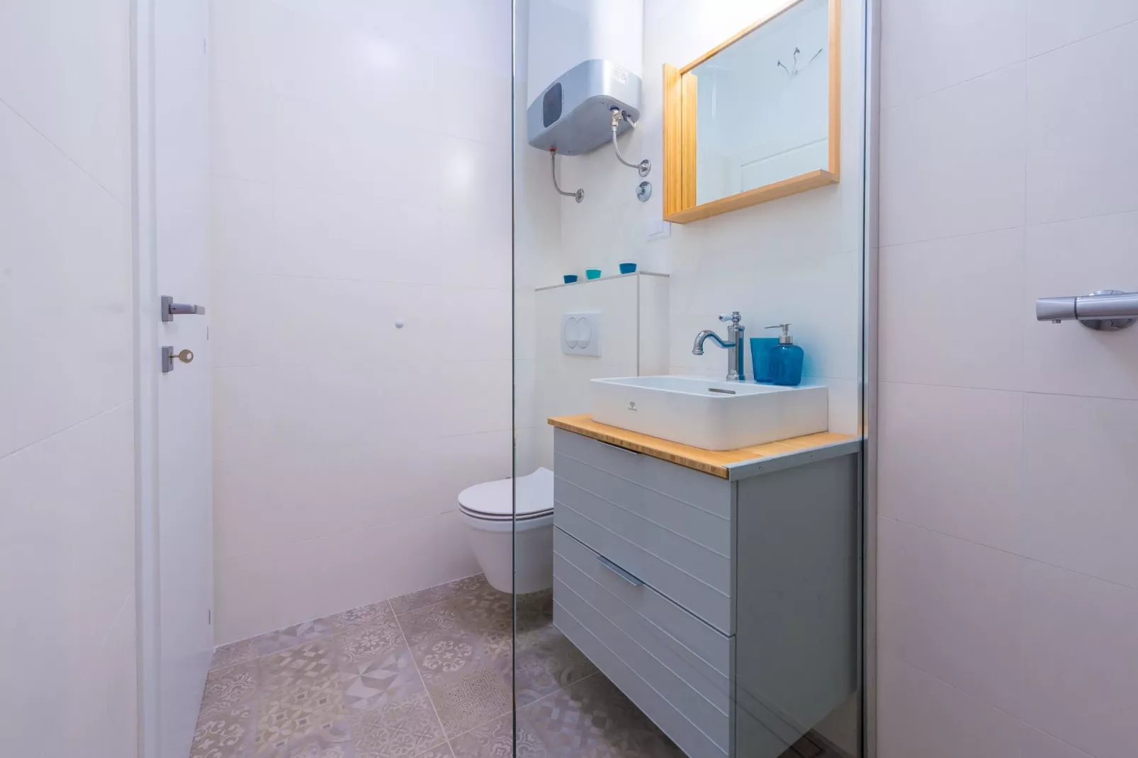 Apartments Maris-Two Bedroom Apartment with Terrace and Sea View-address Plat  21-Bathroom