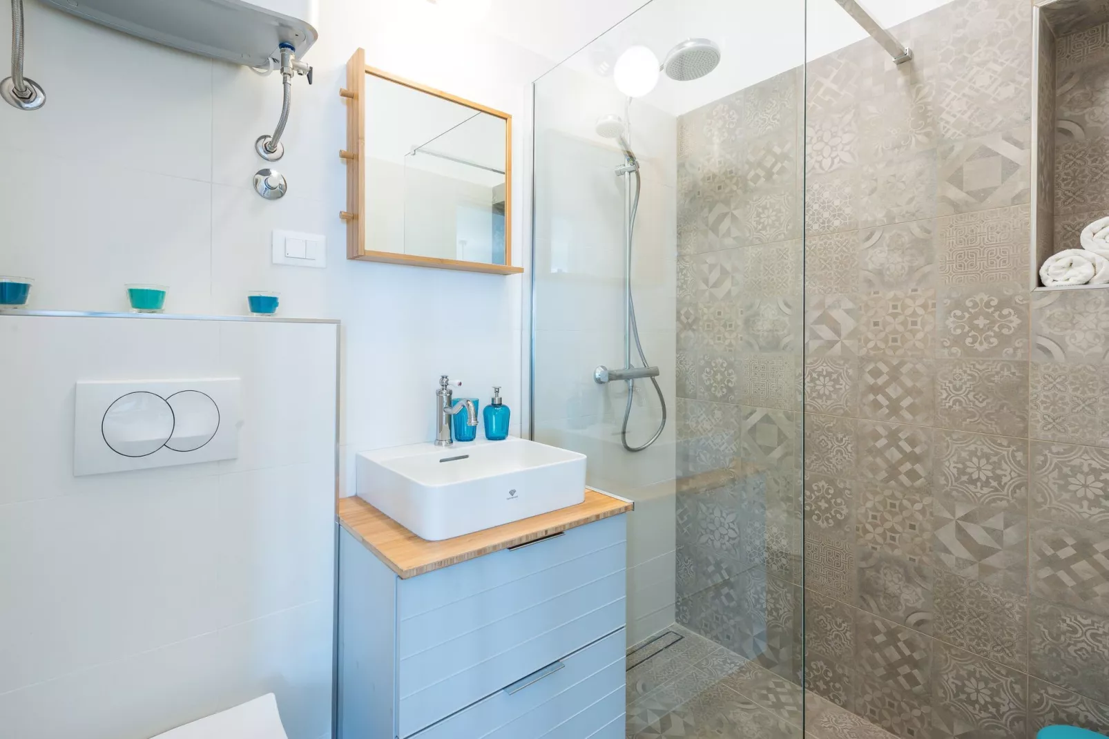 Apartments Maris-Two Bedroom Apartment with Terrace and Sea View-address Plat  21-Bathroom