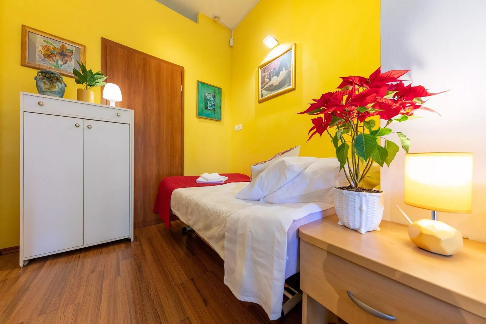 Apartments Studio Dubrovnik Beach Area-Studio Apartment-Bedroom
