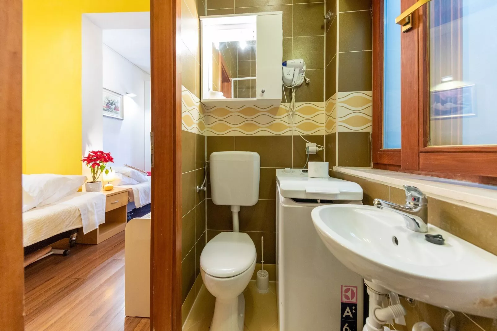 Apartments Studio Dubrovnik Beach Area-Studio Apartment-Bathroom