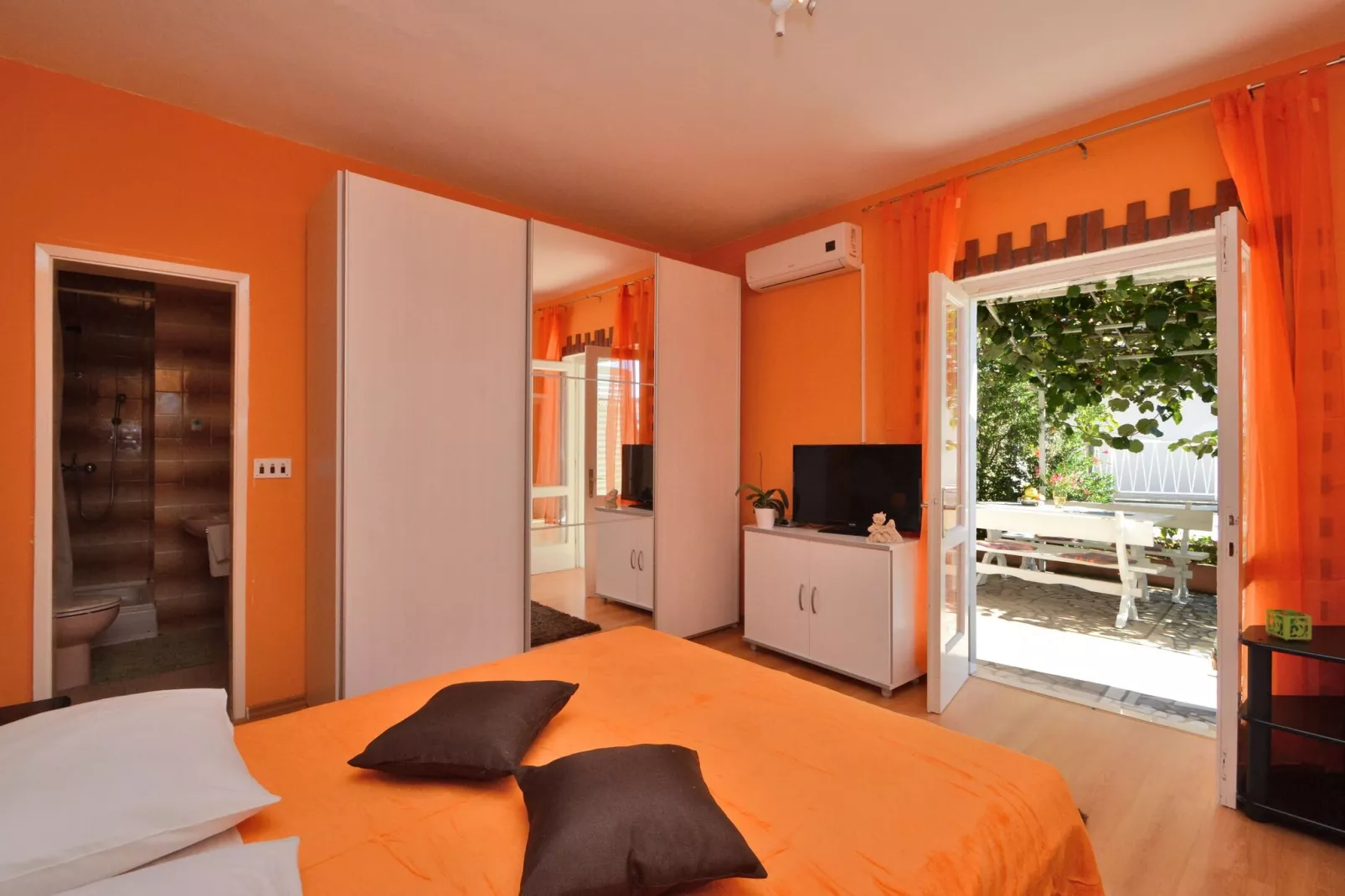 LaidBack Apartments - Two Bedroom Apartment with Terrace and Sea View (Paradise)-Bedroom