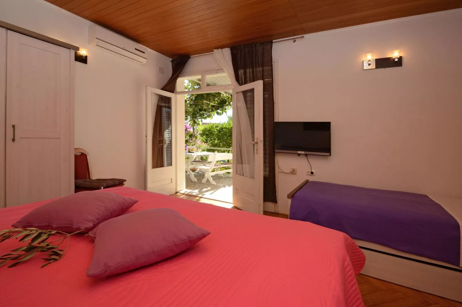 LaidBack Apartments - Two Bedroom Apartment with Terrace and Sea View (Paradise)-Bedroom