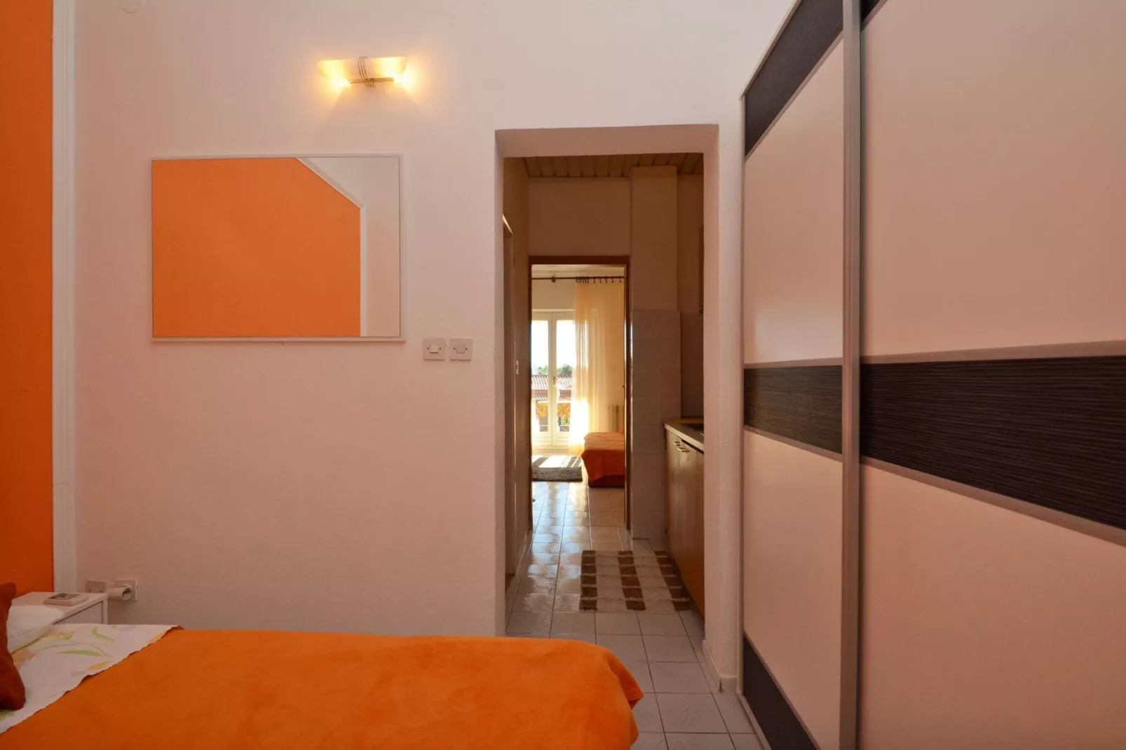LaidBack Apartments - Comfort One Bedroom Apartment with Balcony and Sea View (Green)-Chambre