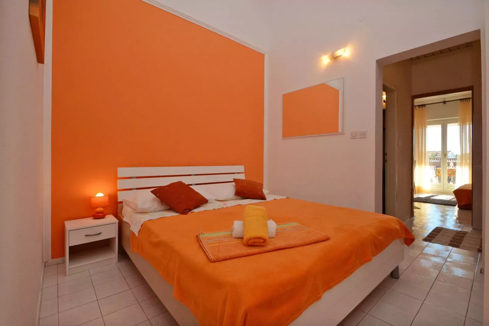 LaidBack Apartments - Comfort One Bedroom Apartment with Balcony and Sea View (Green)-Chambre