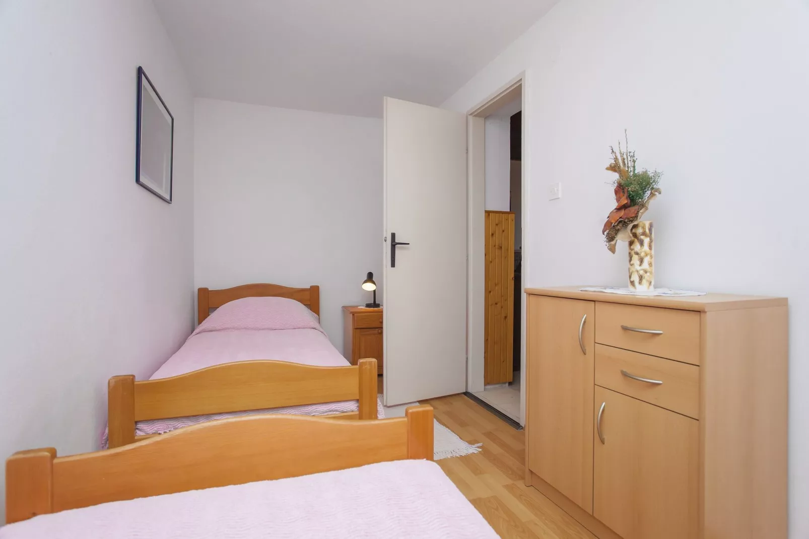Holiday Home Neda-Three Bedroom Holiday Home with Terrace and Sea View-Chambre