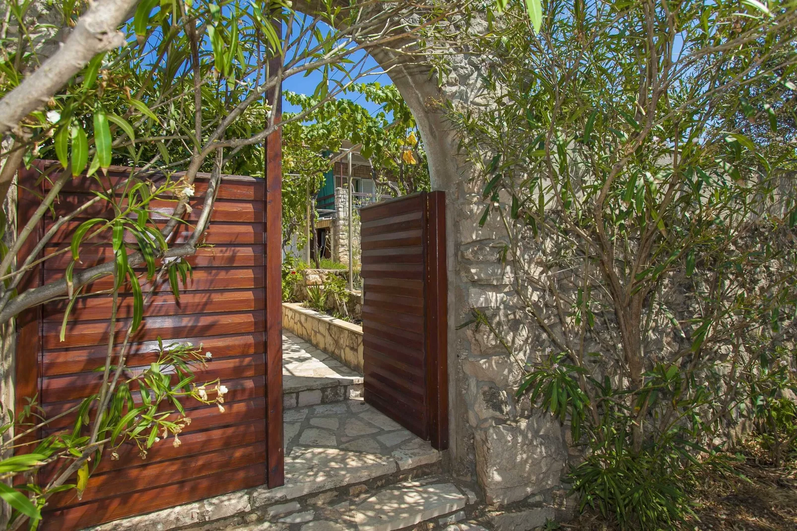 Holiday Home Neda-Three Bedroom Holiday Home with Terrace and Sea View-Extérieur