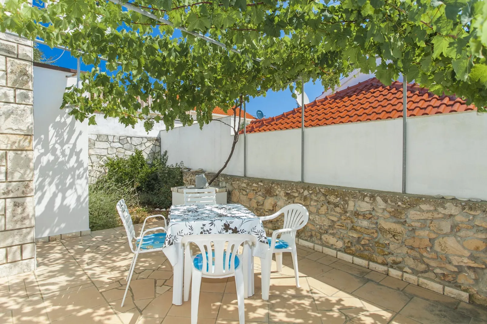 Holiday Home Neda-Three Bedroom Holiday Home with Terrace and Sea View-Terrasse