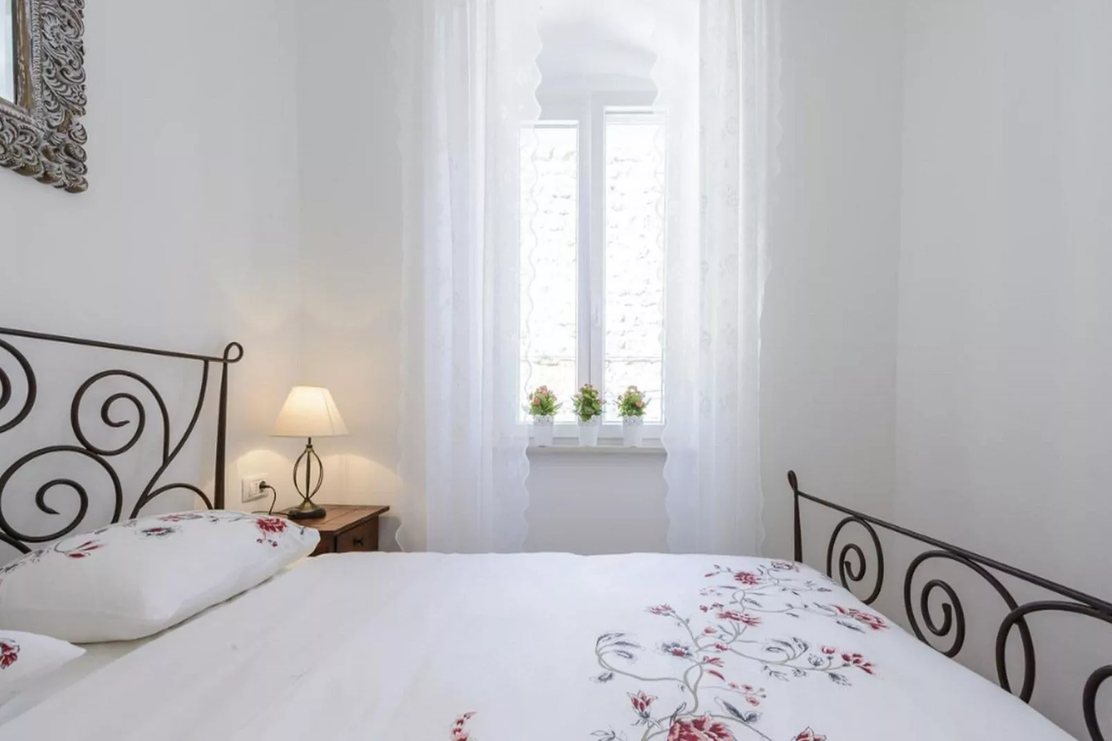 Apartments Franka Old Town - One Bedroom Apartment-Bedroom